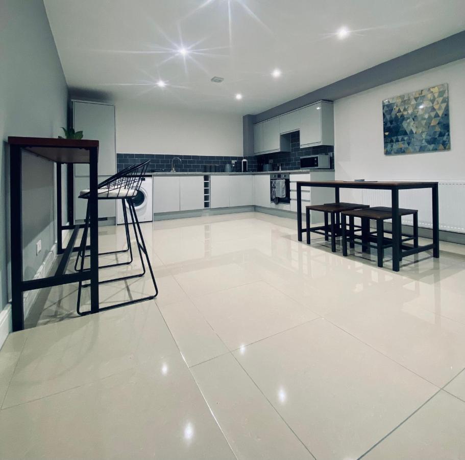Seaview Luxury Apartments Редкар Екстер'єр фото